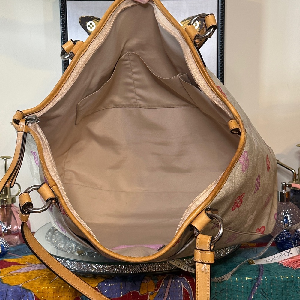 EUC Coach Peyton Signature Clover Tote bag. - Picture 3 of 8